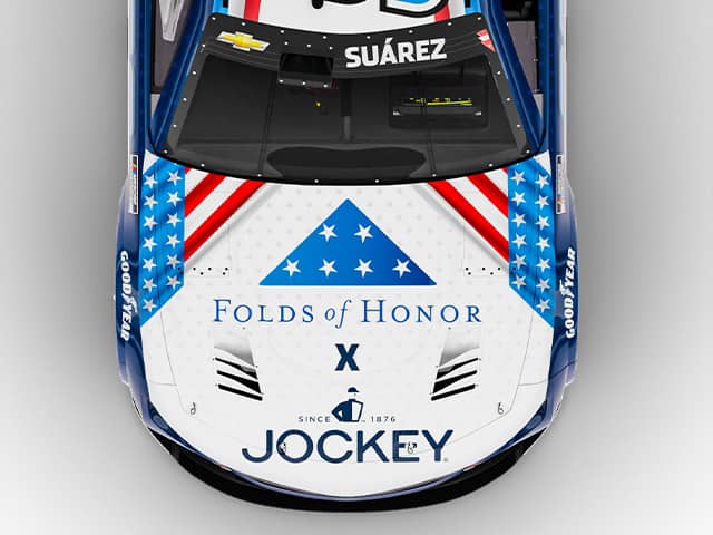 Jockey and Folds of Honor Pay Tribute to Fallen Police Officer with Special Paint Scheme in Chicago
