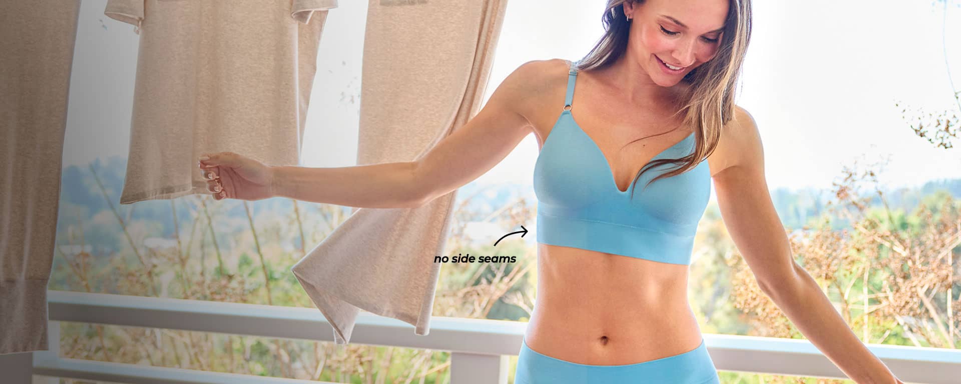 2 woman outside wearing everactive clothing