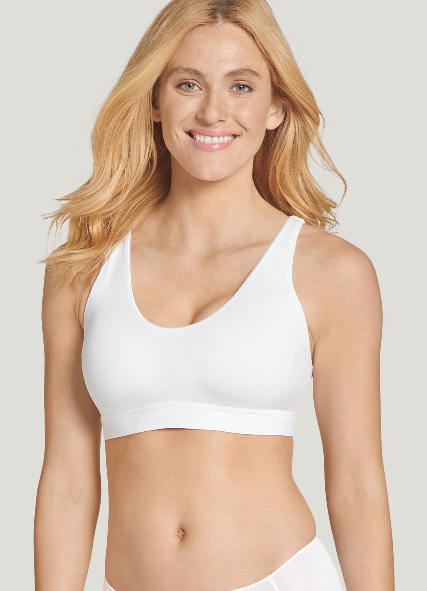 Ultimate Lightly Lined Scoop Sports Bra