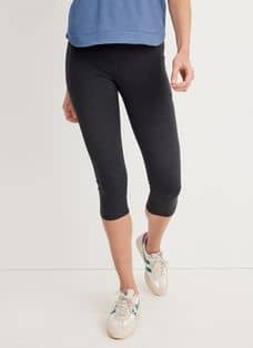Seajoy Athletic High-Waisted Capri Leggings with Hip Pockets  High waisted  capri leggings, Activewear sets, Capri leggings