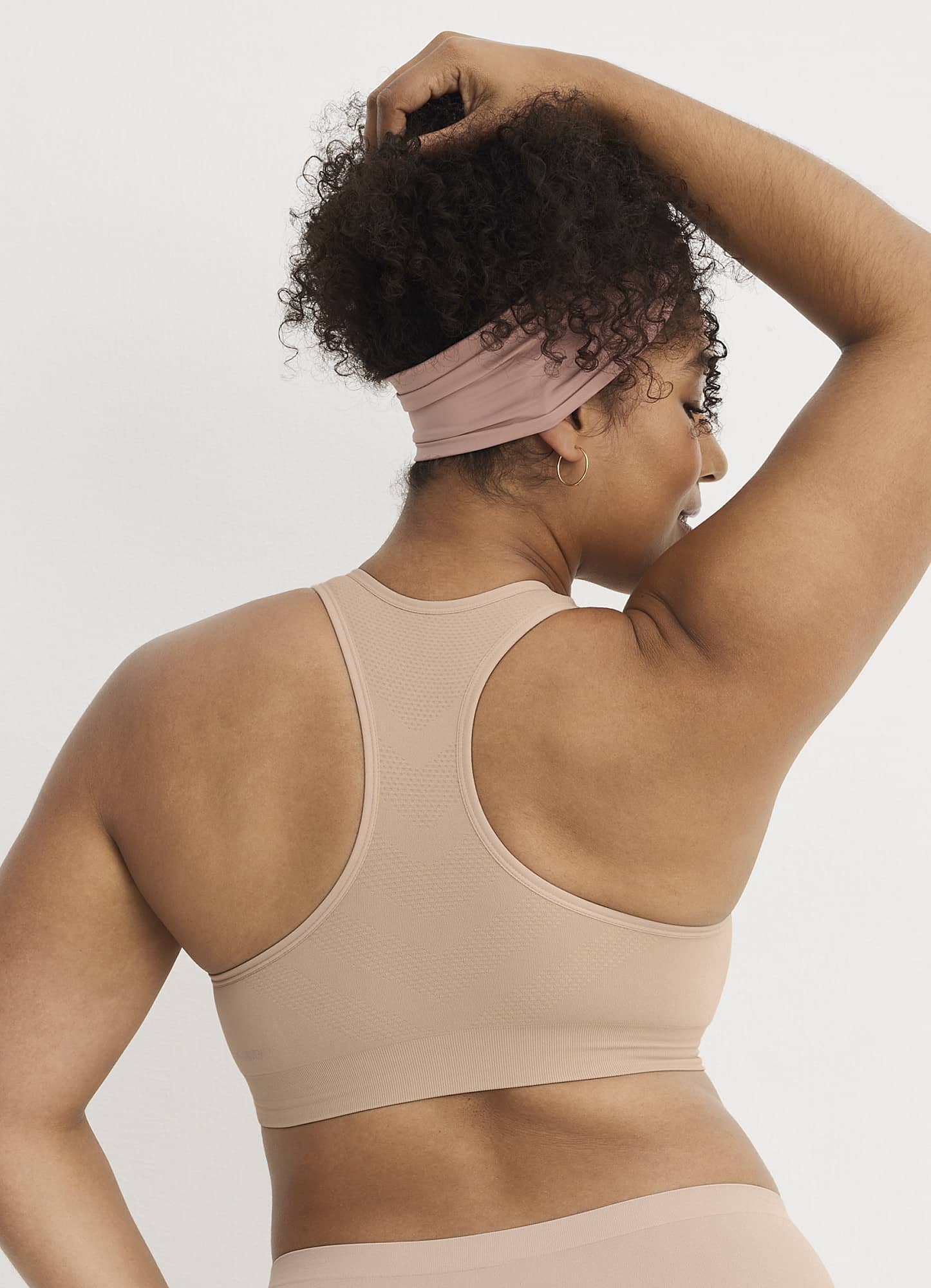 The Lea Cooling Low-Impact Racerback Sports Bra